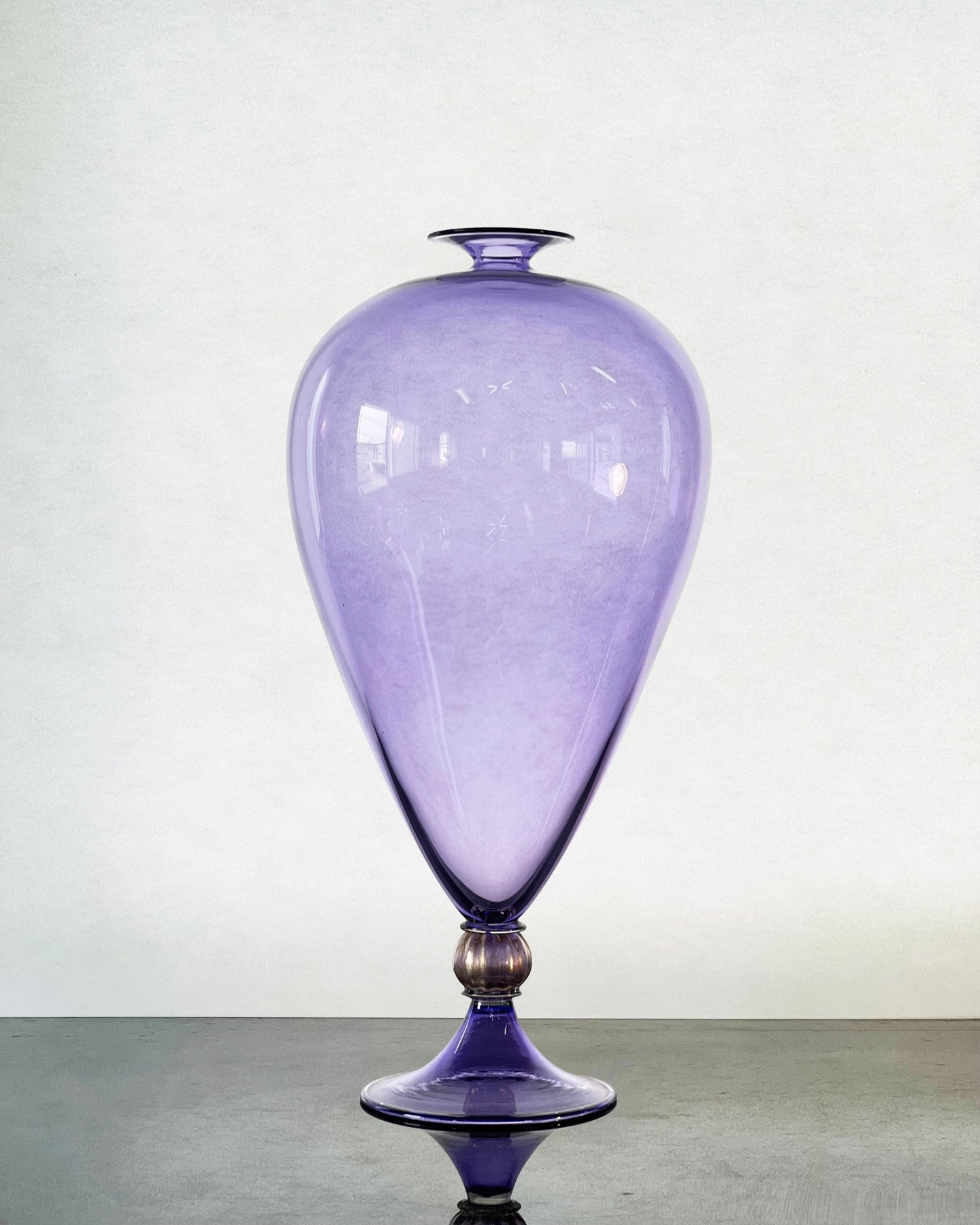 Hyunsung Cho Hyacinth Violet Balloon Vase No.1, 2023 (HCVV11)