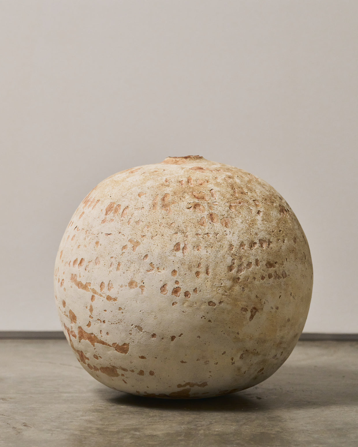 Yoshimitsu Ishihara, Rust Round Vessel, 2022 (YI2414)