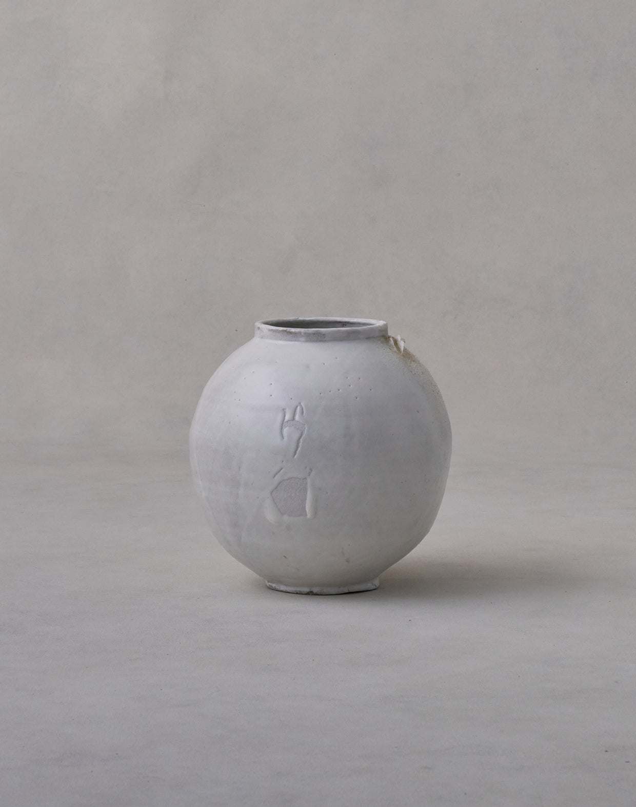Akiko Hirai 'Mon-Shiro-Cho Butterfly Moon Jar No.02, 2025' (AH2567)