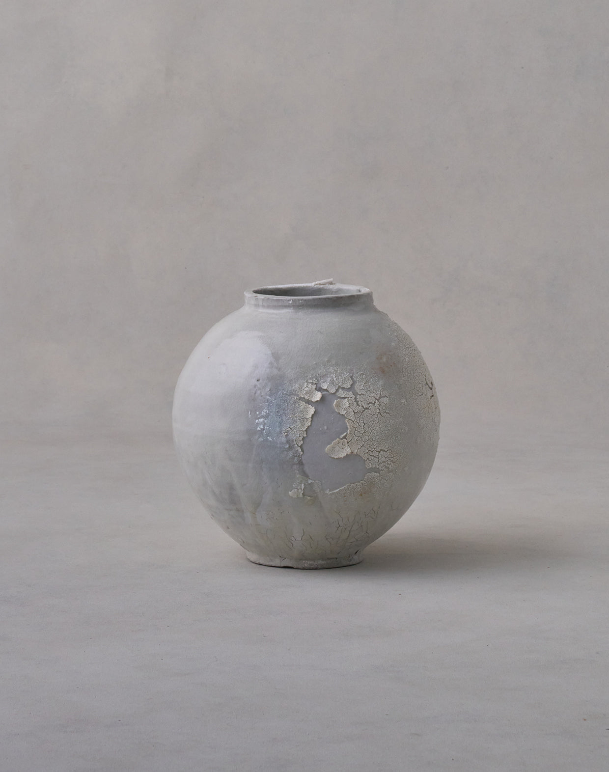 Akiko Hirai 'Mon-Shiro-Cho Butterfly Moon Jar No.03, 2025' (AH2568)