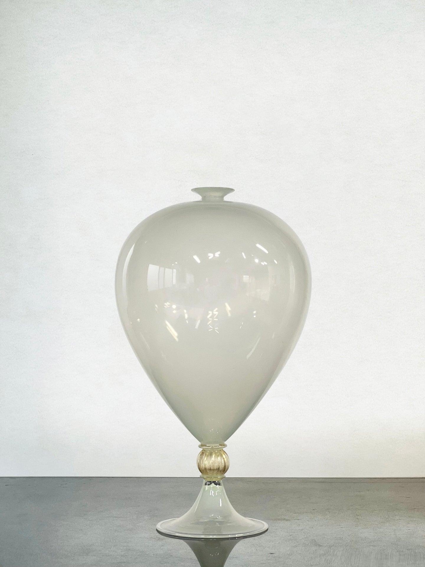 Hyunsung Cho Mint Light Balloon Vase 2023 (HCVV27)