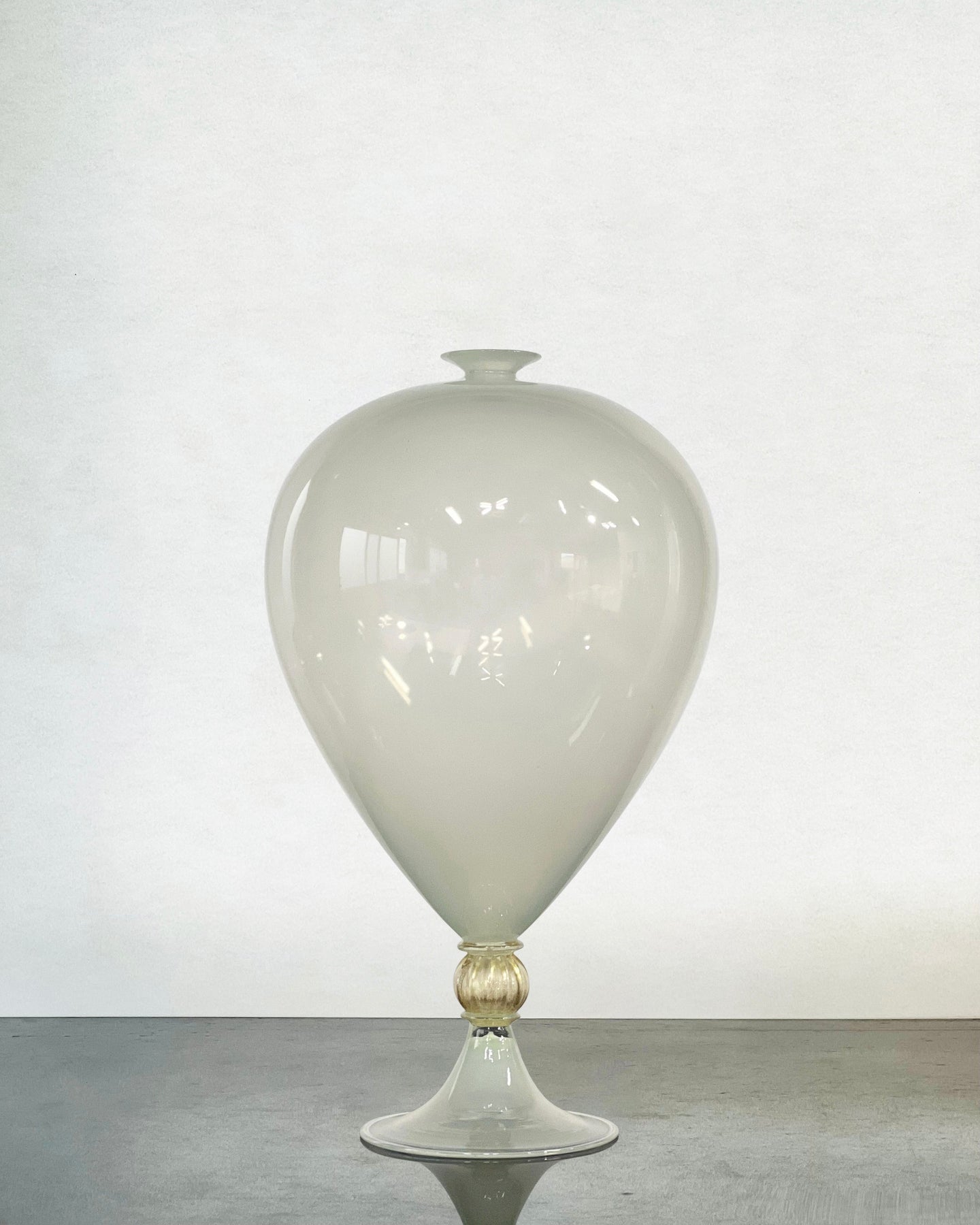 Hyunsung Cho Mint Light Balloon Vase 2023 (HCVV27)