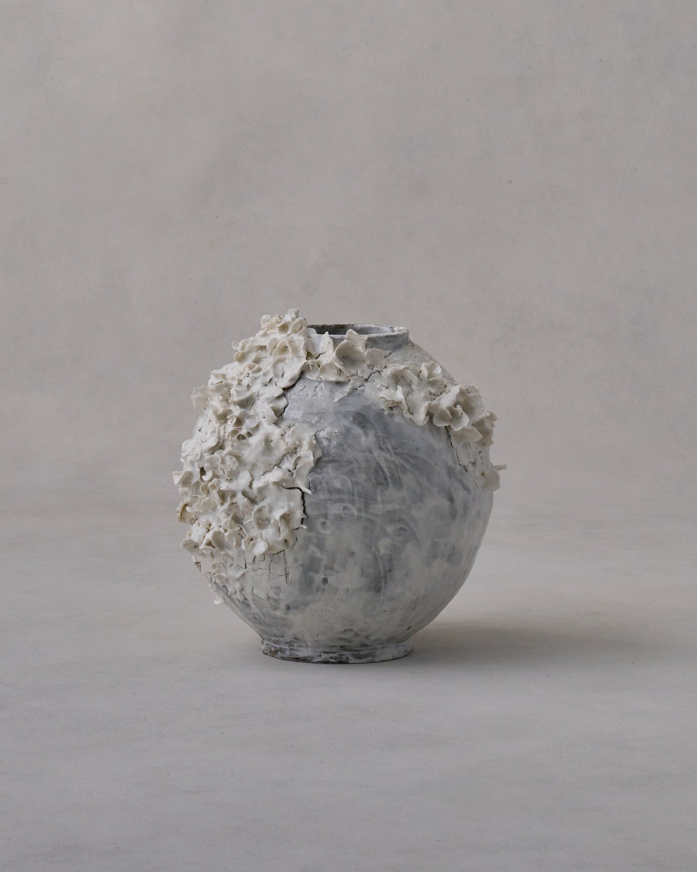 Akiko Hirai 'Mon-Shiro-Cho Butterfly Moon Jar No.04, 2025' (AH2570)