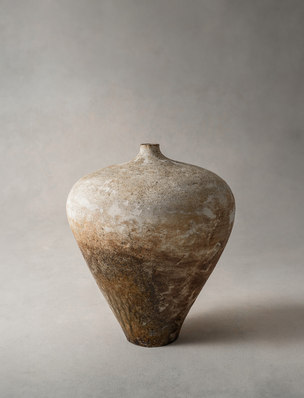 Yoshimitsu Ishihara, Rust Jar with Ash, 2021 (YI2404)