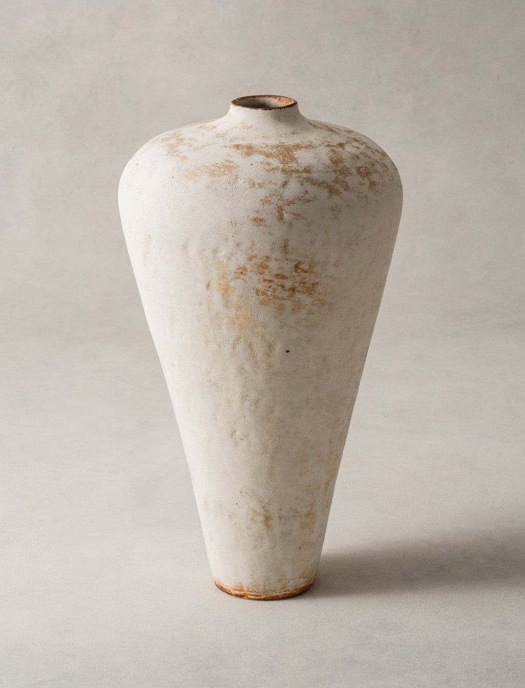 Yoshimitsu Ishihara, Rust Tall Jar, 2022 (YI2416)