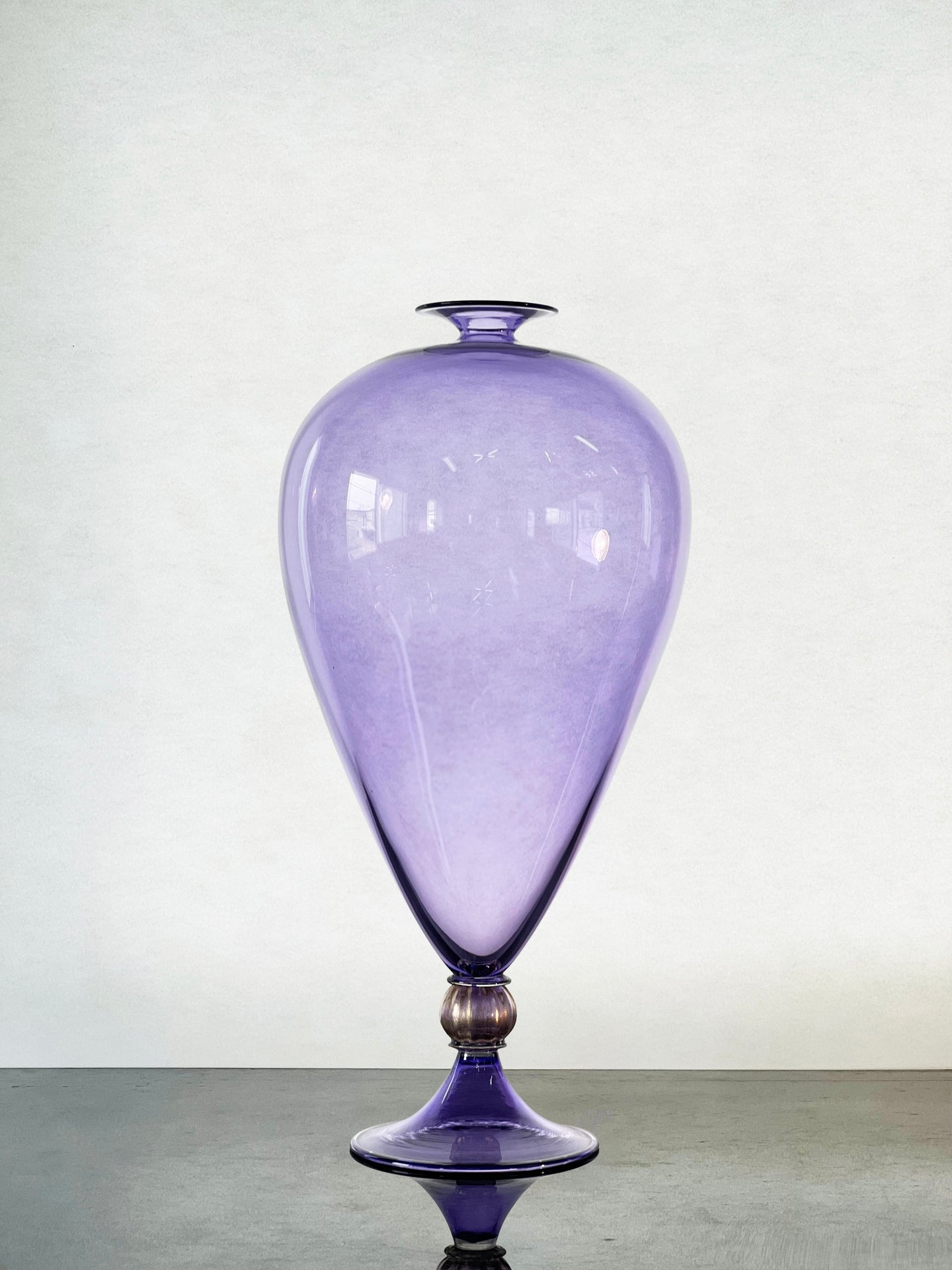 Hyunsung Cho Hyacinth Violet Balloon Vase No.1, 2023 (HCVV11)