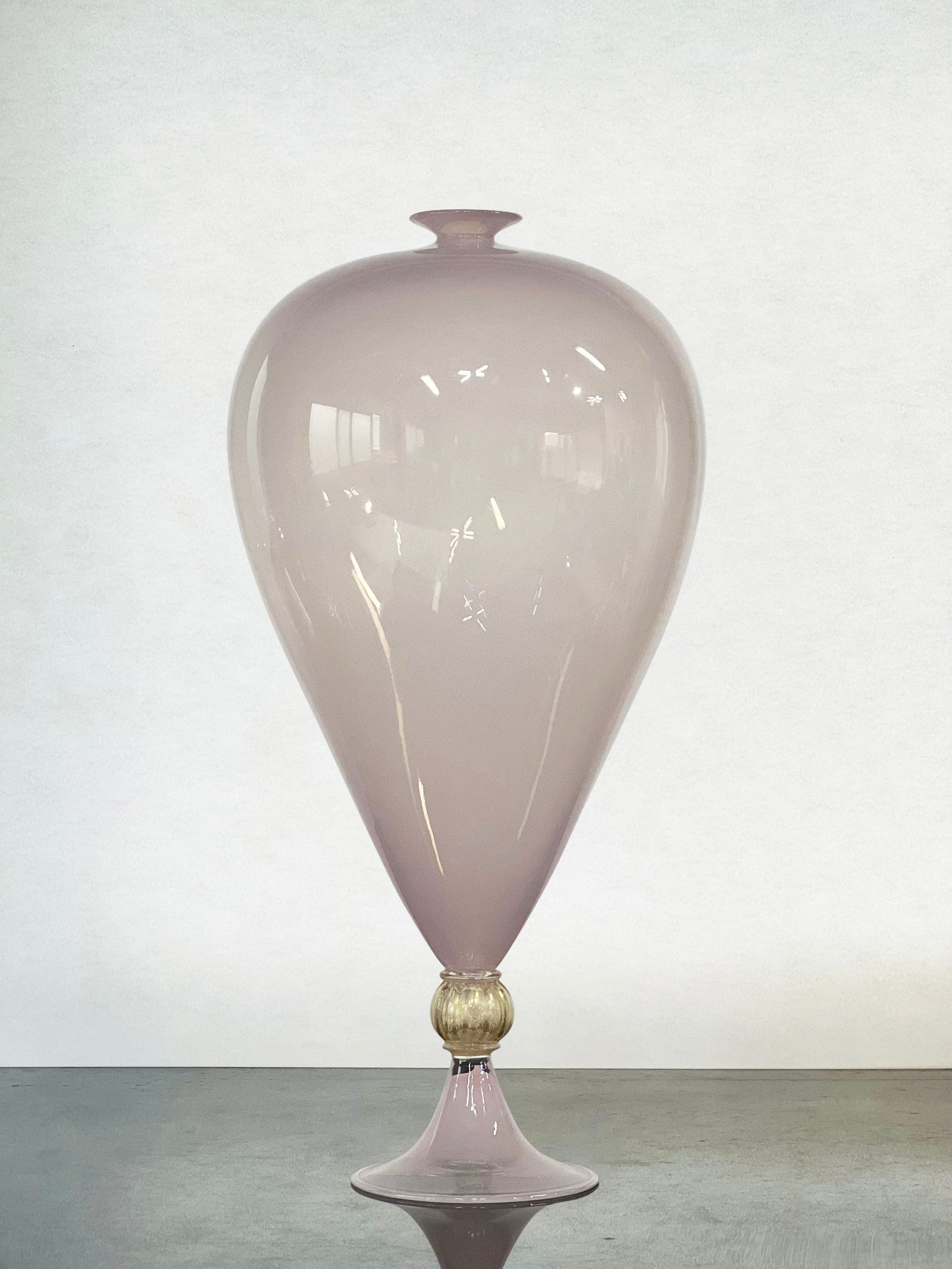 Hyunsung Cho Pink Medium Vase No.2, 2023 (HCVV24)
