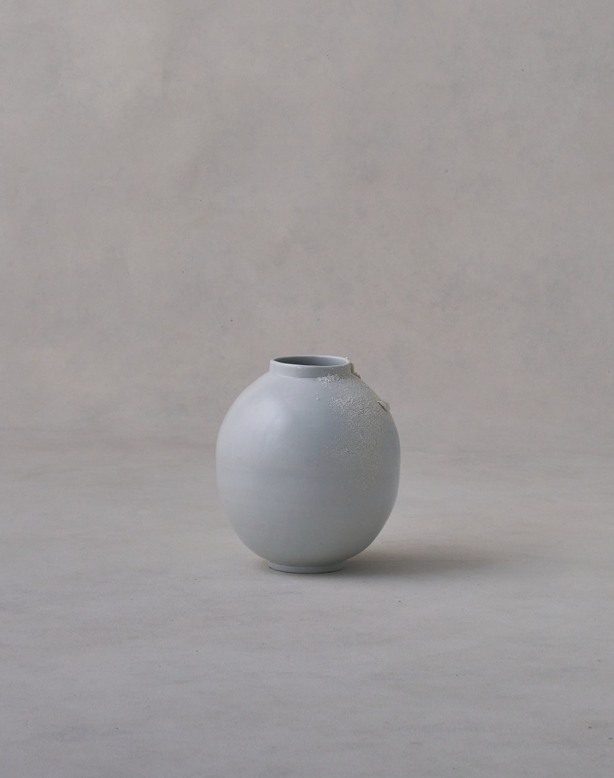 Akiko Hirai 'Mon-Shiro-Cho Butterfly Moon Jar No.01, 2025' (AH2566)