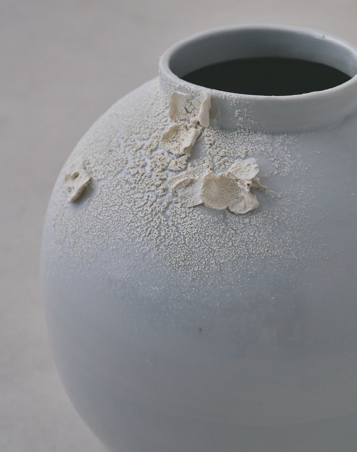 Akiko Hirai 'Mon-Shiro-Cho Butterfly Moon Jar No.01, 2025' (AH2566)
