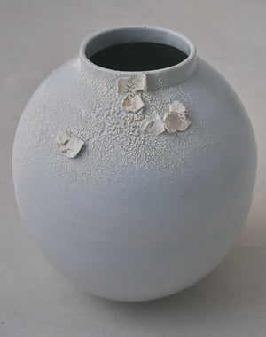 Akiko Hirai 'Mon-Shiro-Cho Butterfly Moon Jar No.01, 2025' (AH2566)