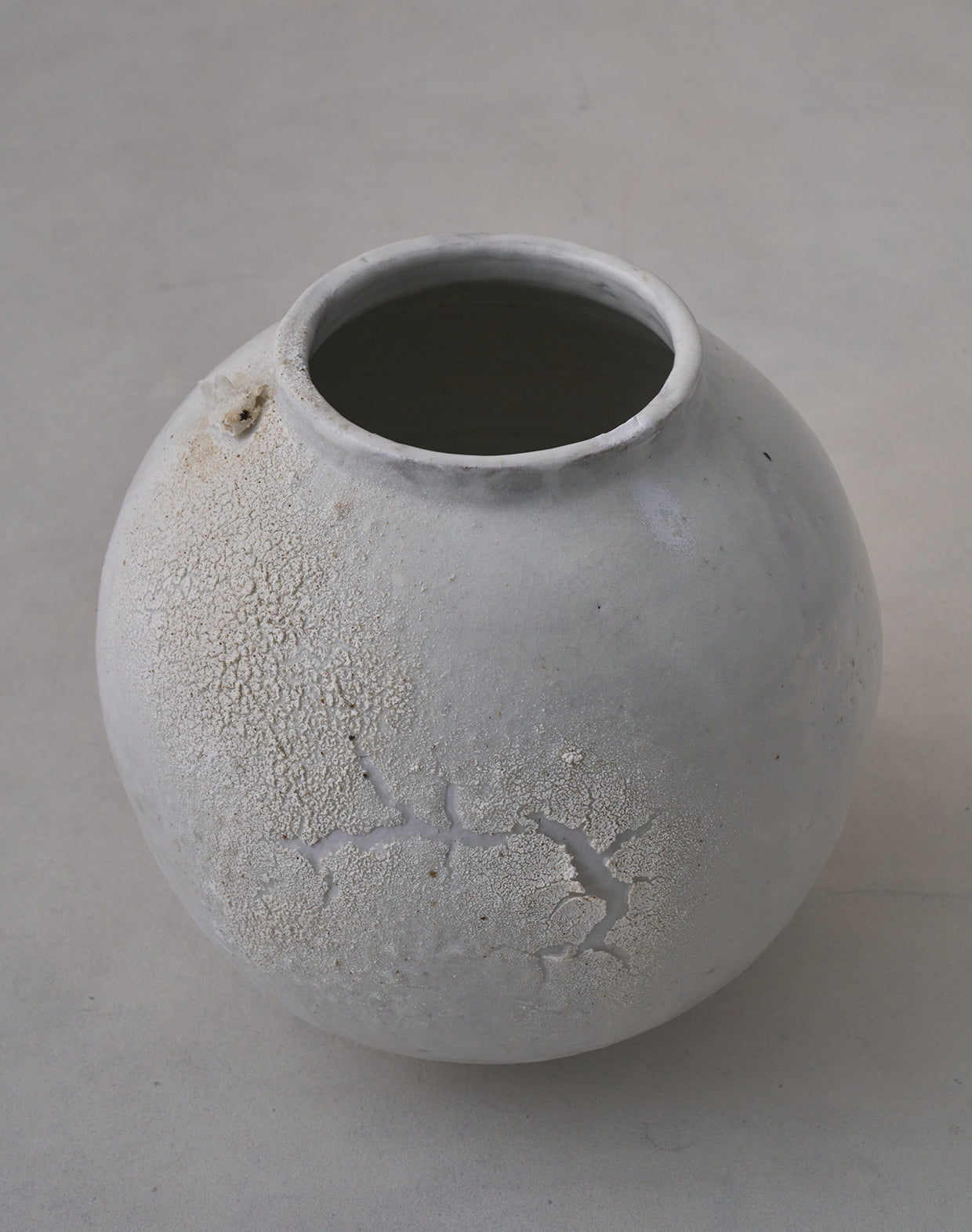 Akiko Hirai 'Mon-Shiro-Cho Butterfly Moon Jar No.02, 2025' (AH2567)