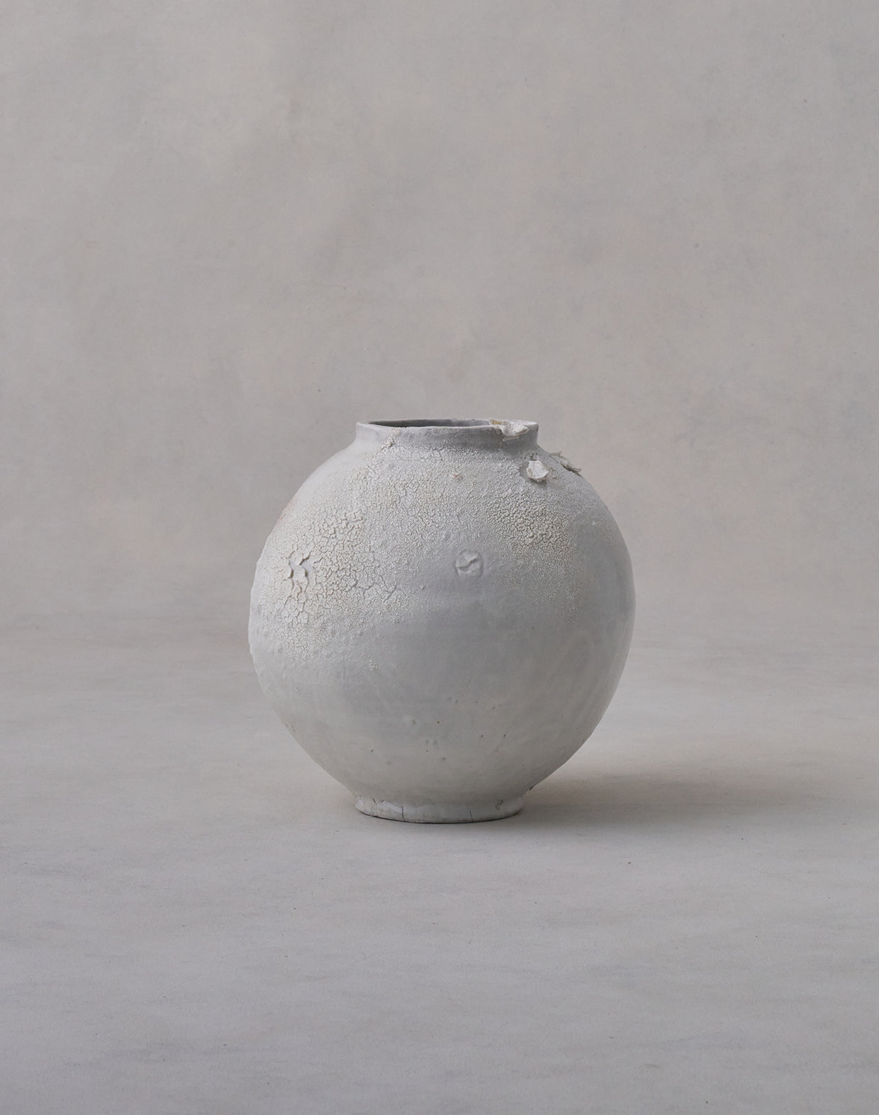 Akiko Hirai 'Mon-Shiro-Cho Butterfly Moon Jar No.03, 2025' (AH2568)