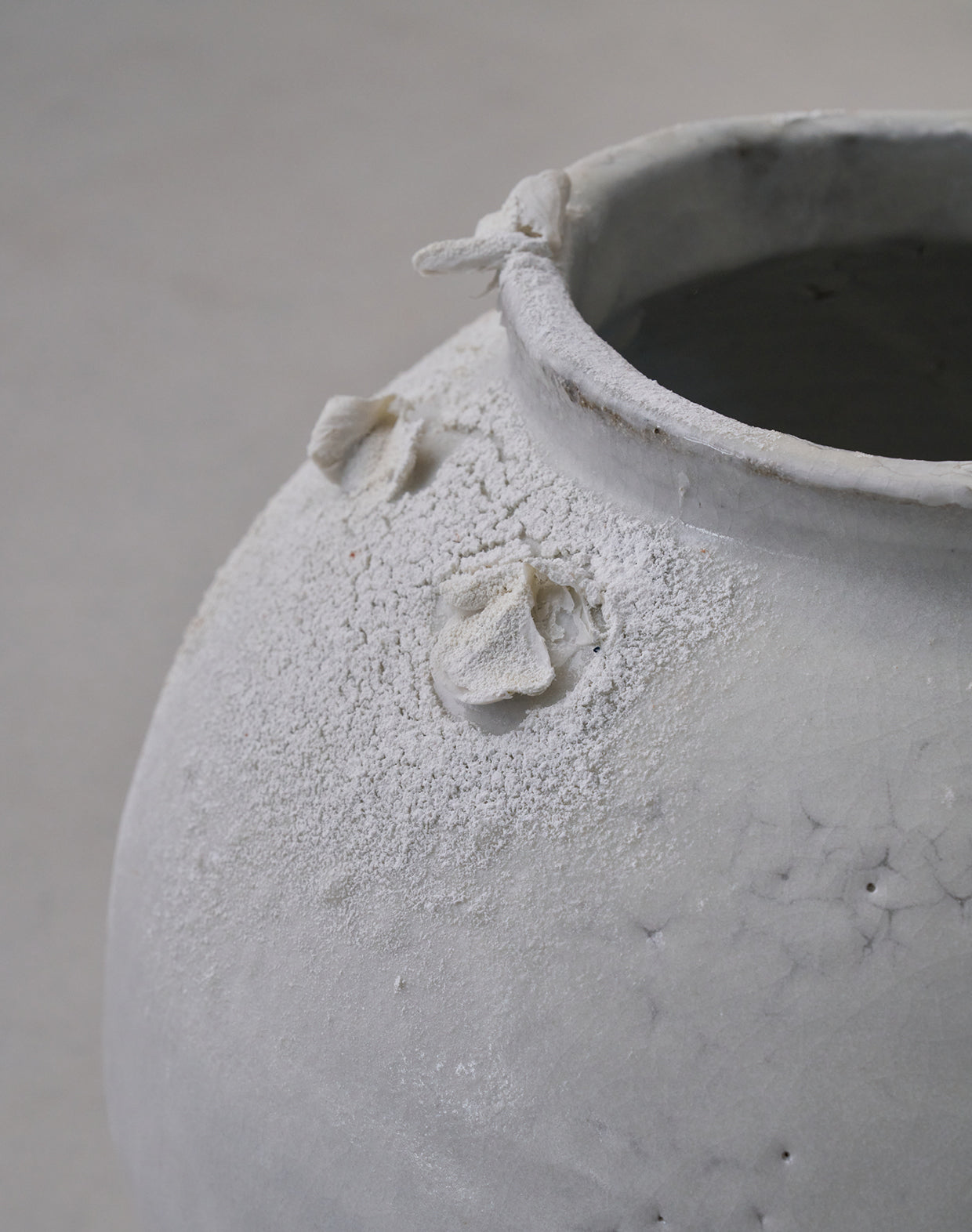 Akiko Hirai 'Mon-Shiro-Cho Butterfly Moon Jar No.03, 2025' (AH2568)