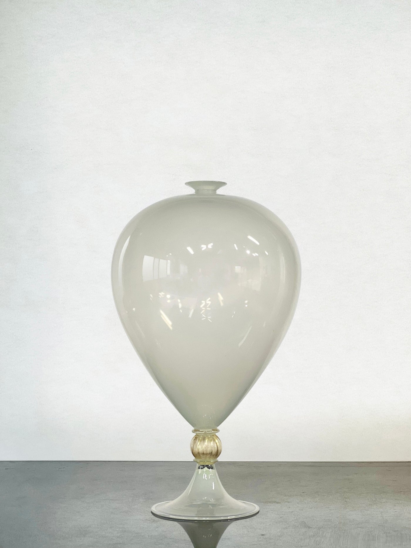 Hyunsung Cho Mint Light Balloon Vase 2023 (HCVV27)
