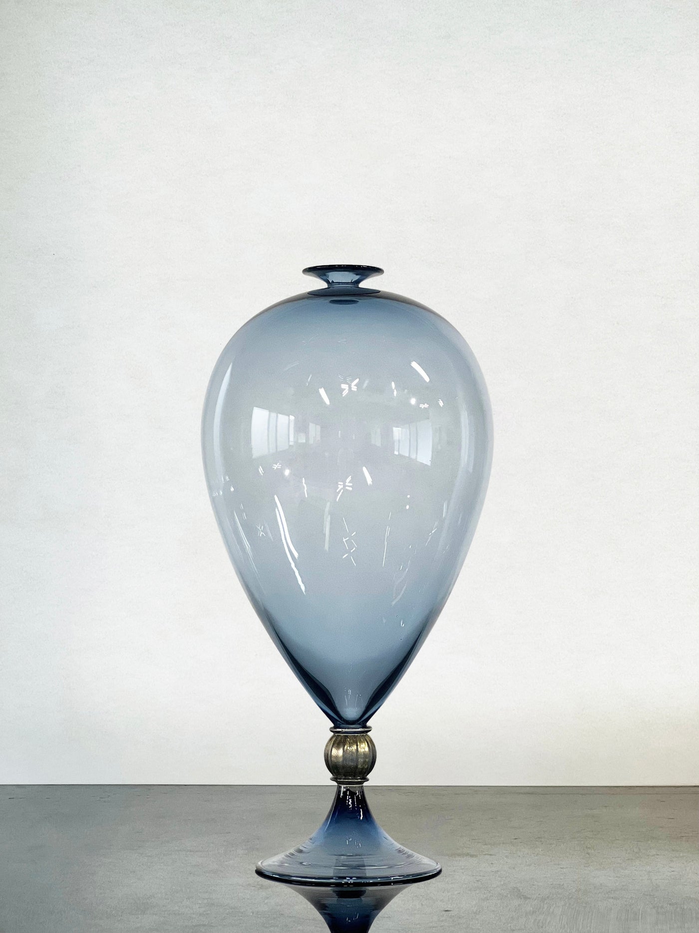 Hyunsung Cho Blue Balloon Vase 2023 (HCVV29)