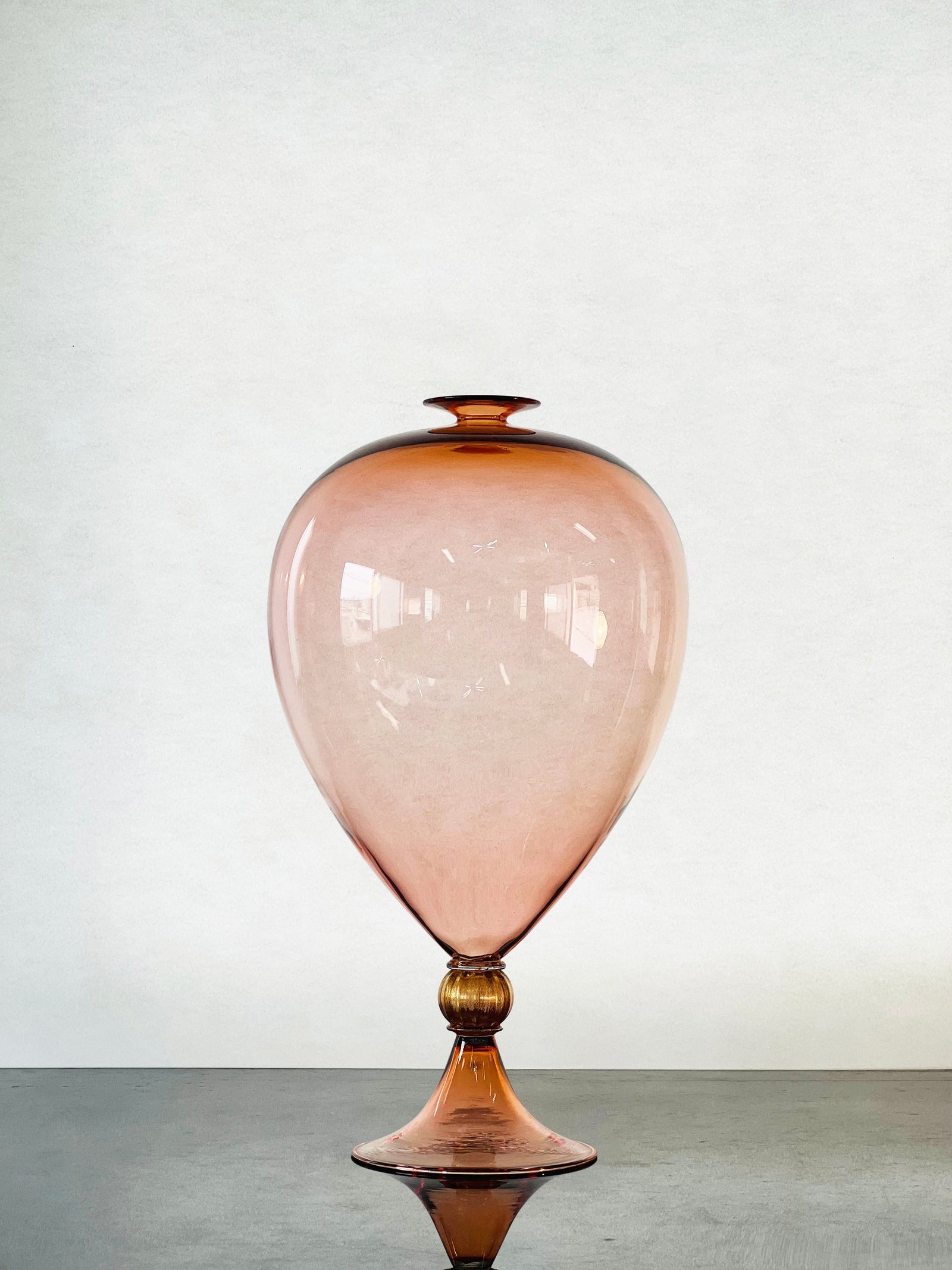 Hyunsung Cho Salmon Pink Vase 2023 (HCVV05)