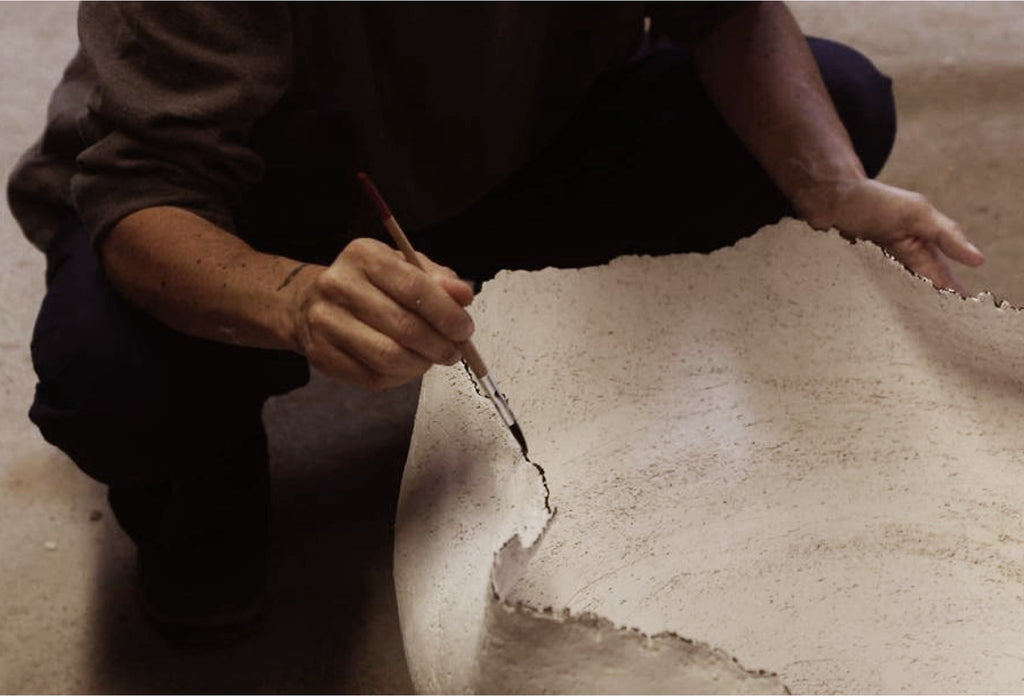 BALKIS GLAZING THE EDGES OF “HODEI”