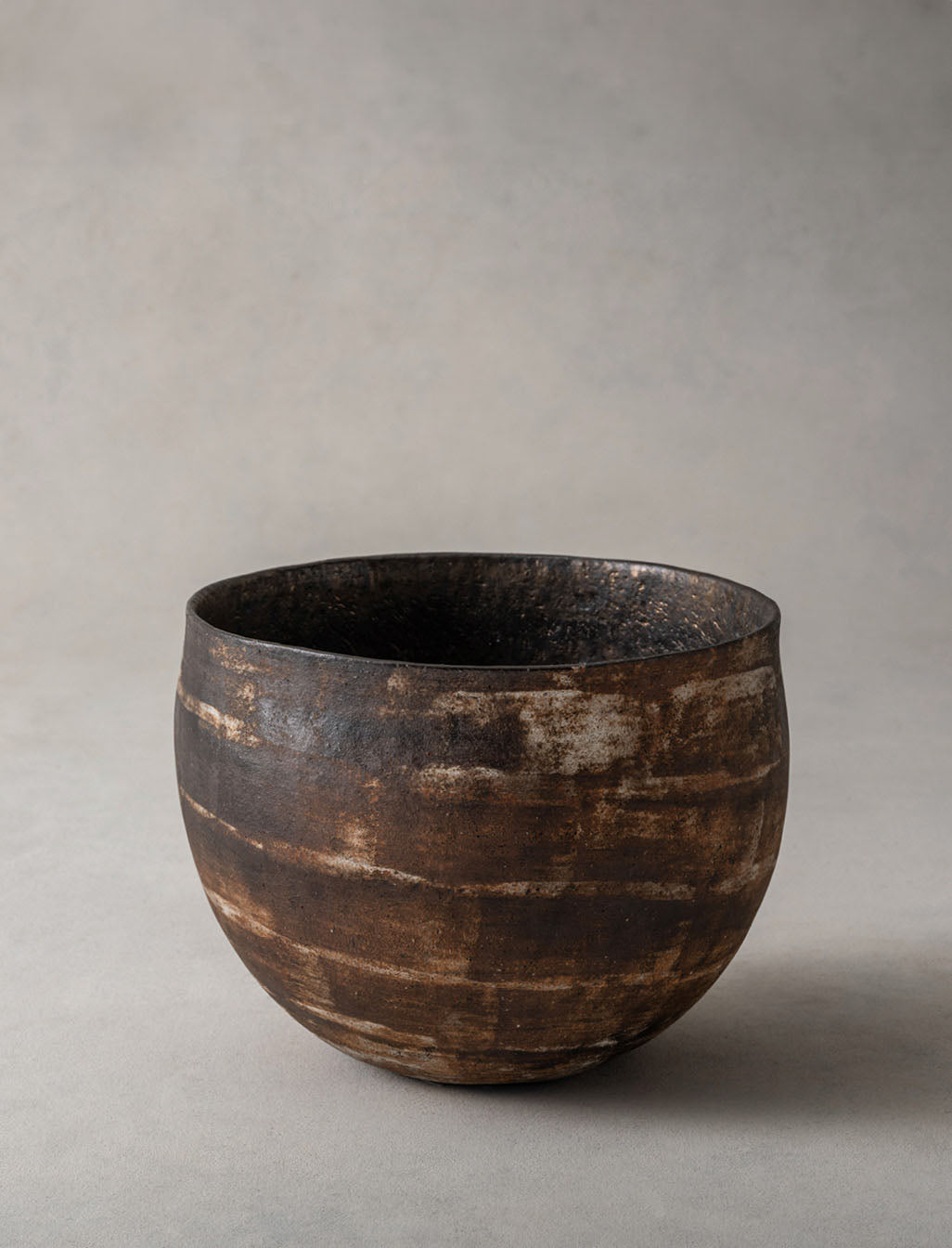 Yoshimitsu Ishihara, Black Rust Large Bowl, 2023 (YI2439)