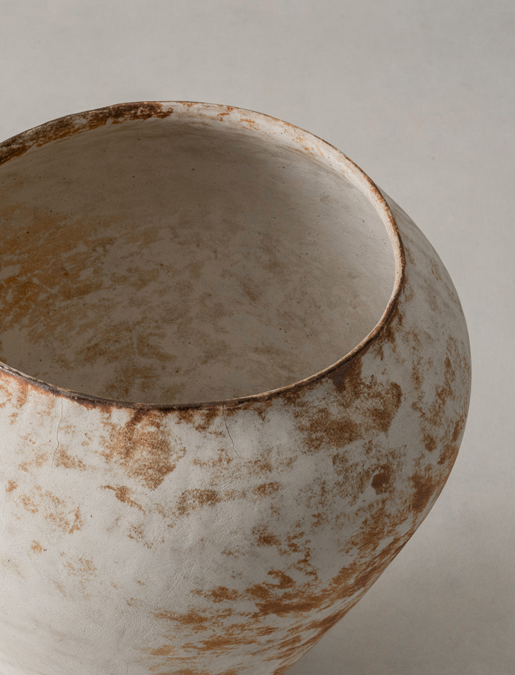 Yoshimitsu Ishihara, Rust Large Jar with Kintsugi, 2023 (YI2440)