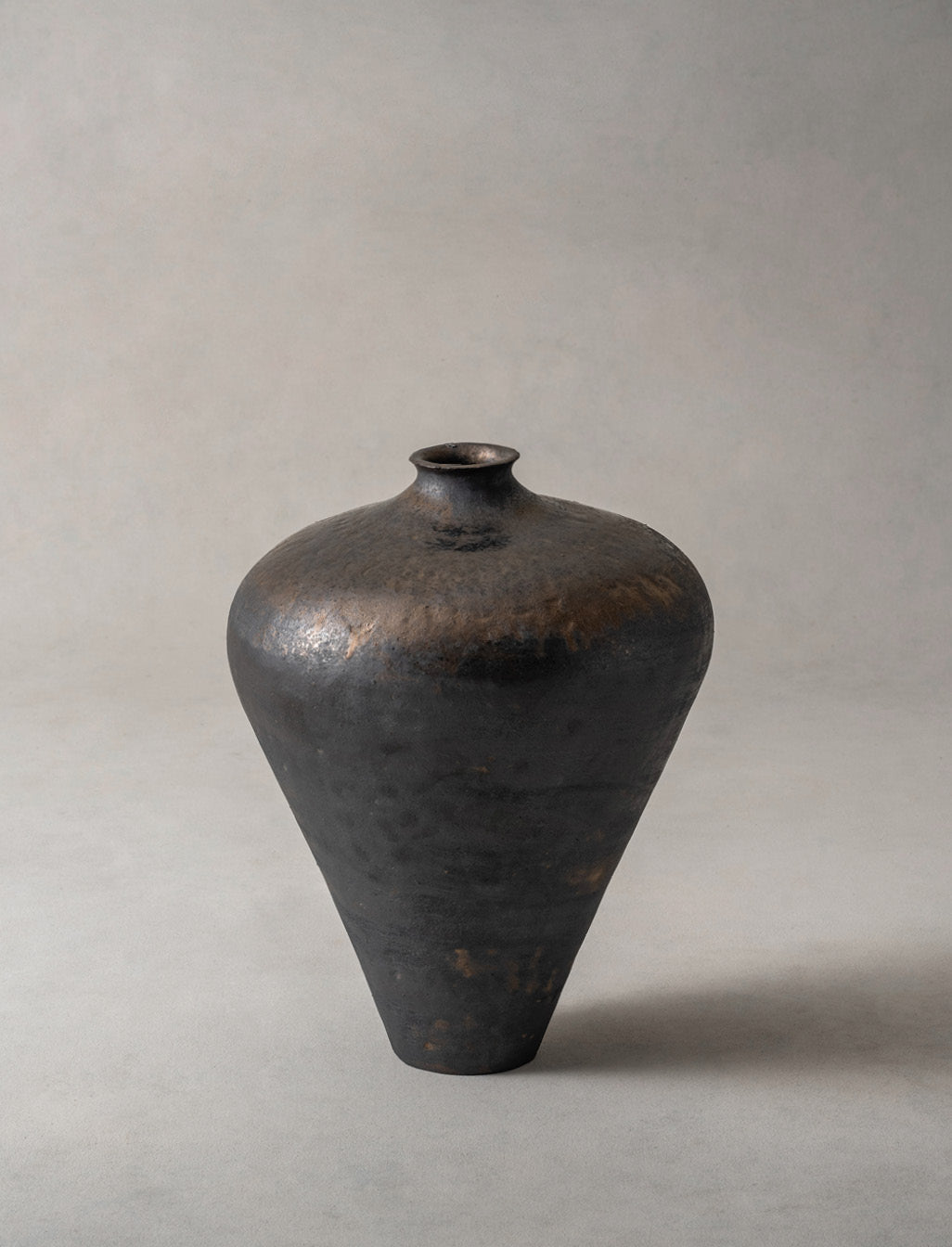 Yoshimitsu Ishihara, Black Large Jar, 2023 (YI2442)