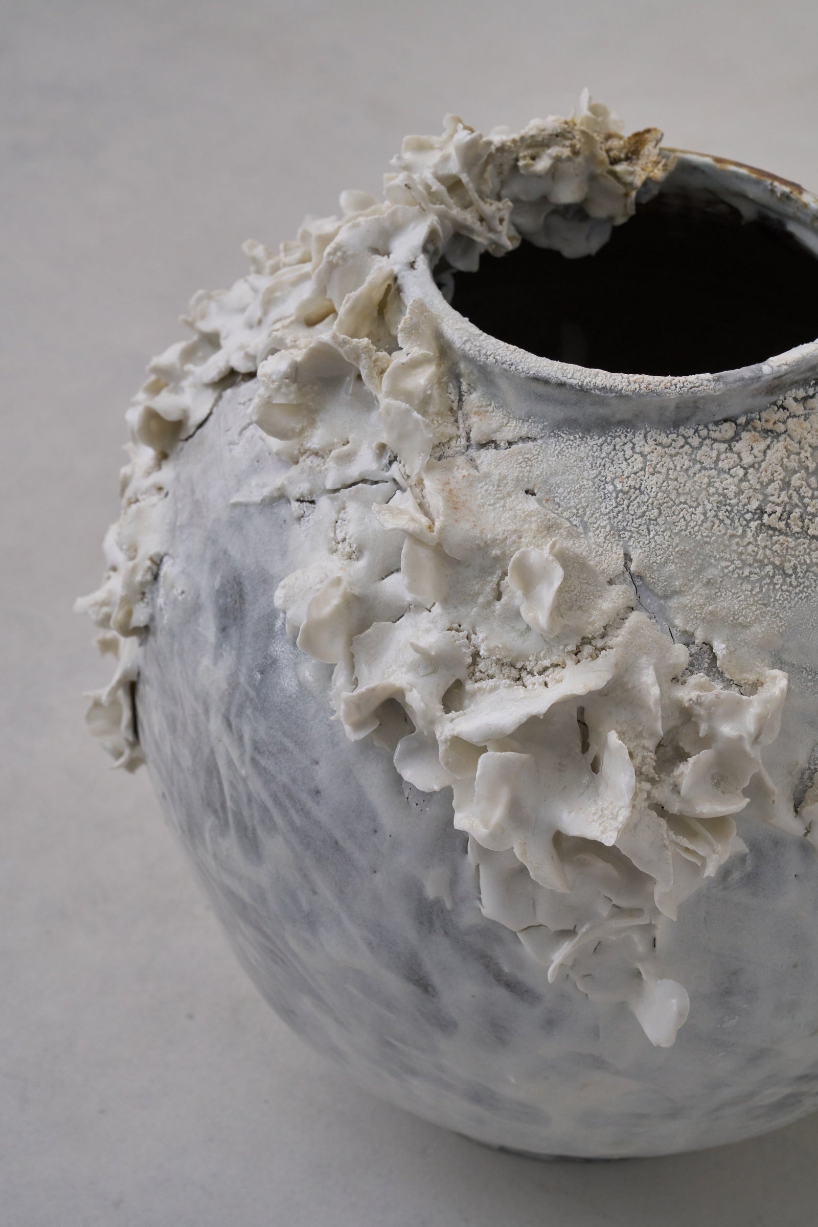 Akiko Hirai 'Mon-Shiro-Cho Butterfly Moon Jar No.04, 2025' (AH2570)