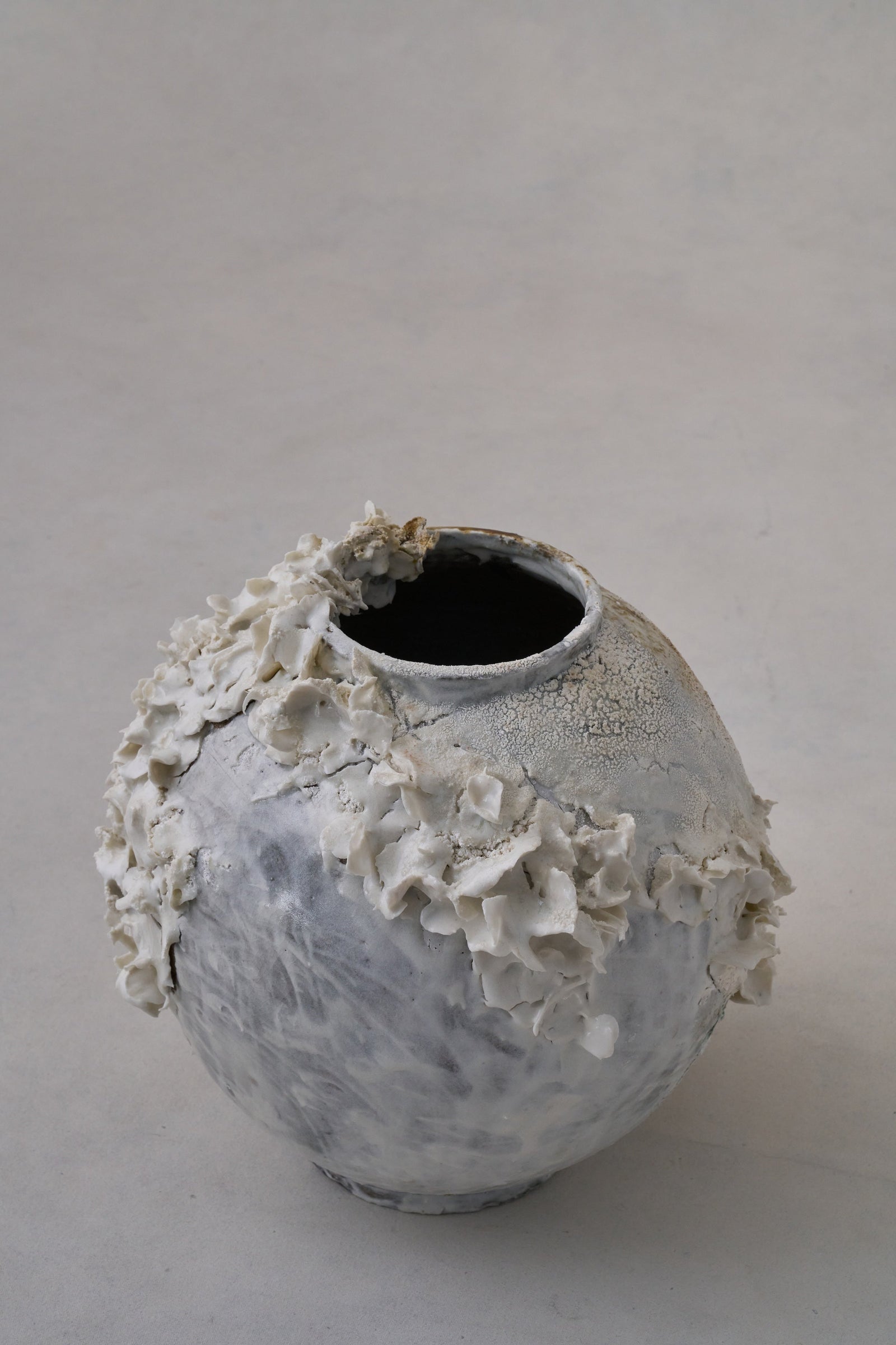 Akiko Hirai 'Mon-Shiro-Cho Butterfly Moon Jar No.04, 2025' (AH2570)
