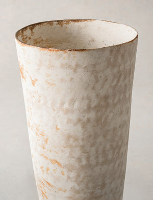 Yoshimitsu Ishihara, 'White' Rust Tall Vessel, 2021 (YI2402)