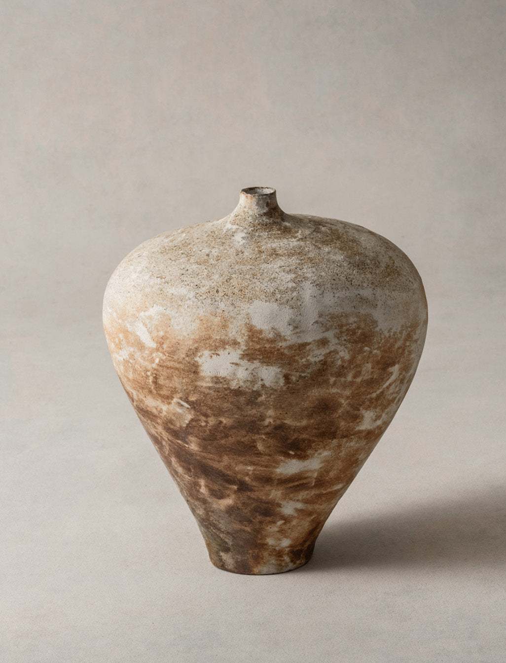 Yoshimitsu Ishihara, Rust Jar with Ash, 2021 (YI2404)