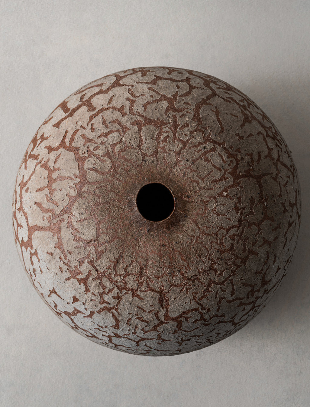 Yoshimitsu Ishihara, 'Hoshi (Star)' Carbonized Round Vessel, 2022 (YI2408)