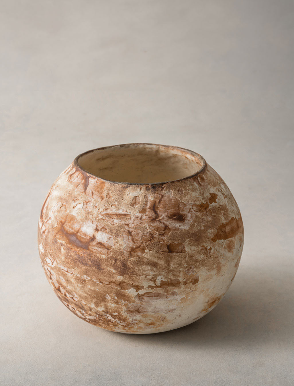 Yoshimitsu Ishihara, 'Hi-iro' Rust Round Jar, 2022 (YI2421)