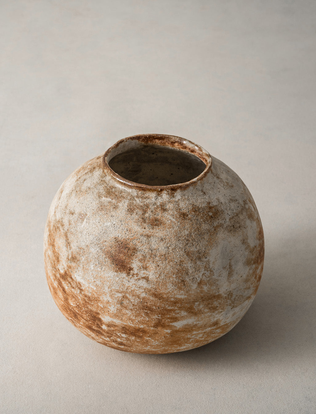 Yoshimitsu Ishihara, Rust Round Jar, 2022 (YI2429)