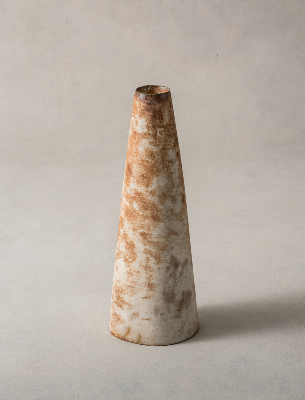 Yoshimitsu Ishihara, Rust Cone Vessel with Kintsugi by Yukiko Kuroda, 2022 (YI2433)